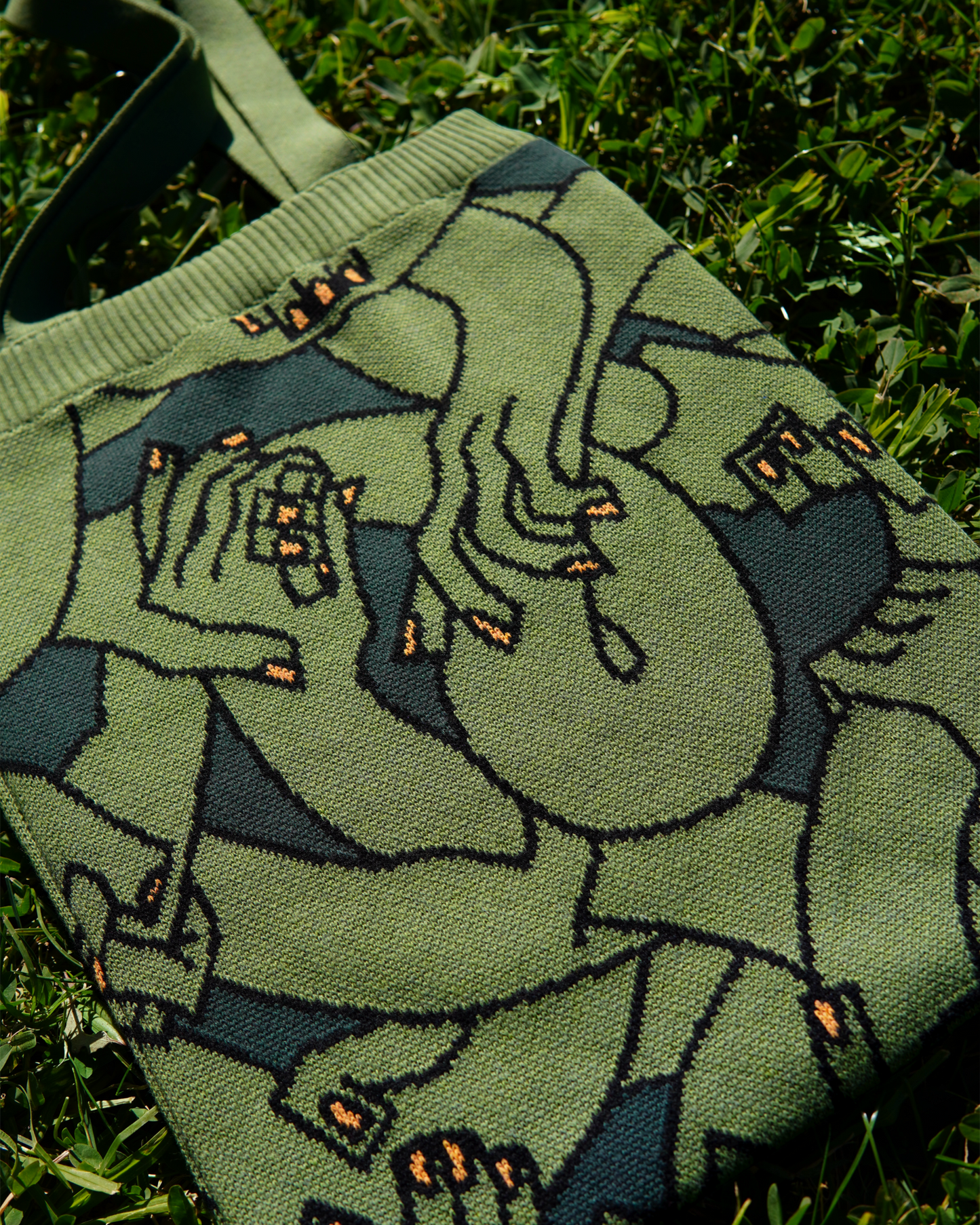 "Hand Tangle" Knitted Tote (green)