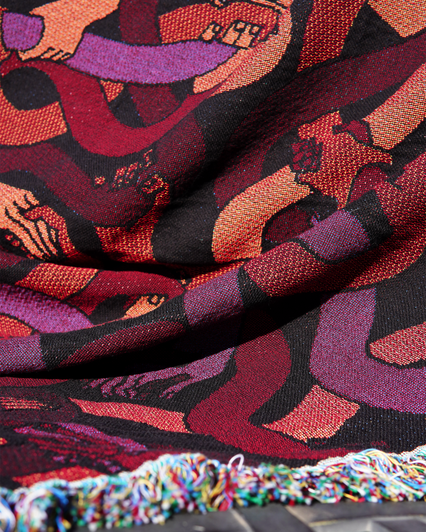 "Hand Tangle" Tapestry Blanket (deep red)